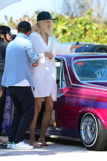 Karolina Kurkova feet photo thumbnail