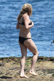 Kesha feet photo thumbnail