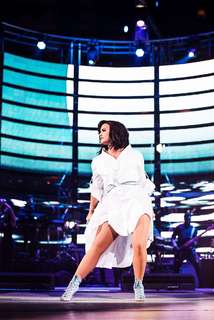 Demi Lovato feet photo thumbnail