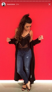 Lea Michele feet photo thumbnail