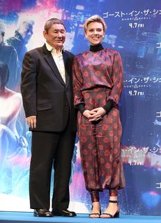 Scarlett Johansson feet photo thumbnail