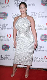 Ashley Graham feet photo thumbnail