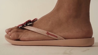 Cristina Pedroche feet photo thumbnail