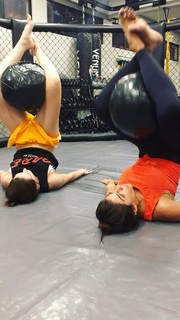 Kéfera Buchmann feet photo thumbnail