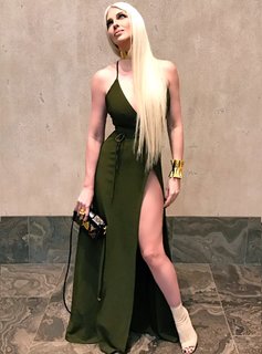 Jelena Karleusa feet photo thumbnail