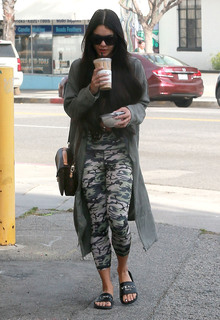Vanessa Hudgens feet photo thumbnail
