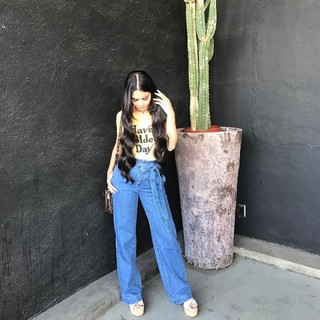 Vanessa Hudgens feet photo thumbnail