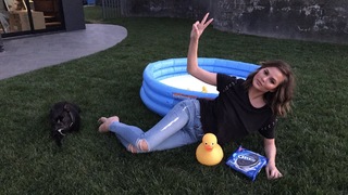 Chrissy Teigen feet photo thumbnail
