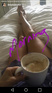 Brooke Burke feet photo thumbnail