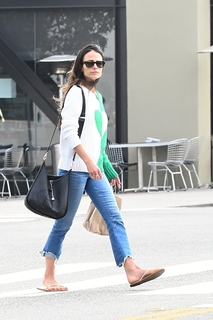 Jordana Brewster feet photo thumbnail