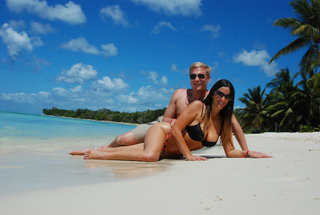 Claudia Romani feet photo thumbnail