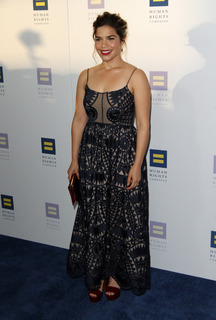 America Ferrera feet photo thumbnail