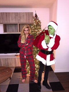 Lele Pons feet photo thumbnail