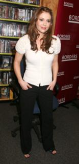 Alyssa Milano feet photo thumbnail