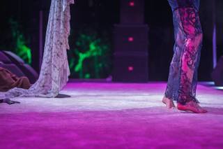 Joss Stone feet photo thumbnail