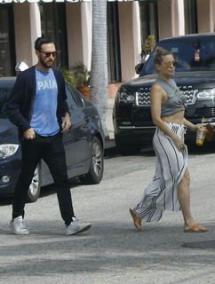 Kate Hudson feet photo thumbnail