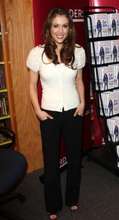 Alyssa Milano feet photo thumbnail