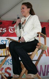 Alyssa Milano feet photo thumbnail