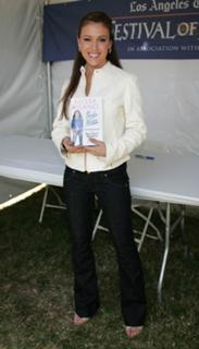 Alyssa Milano feet photo thumbnail