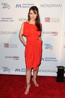 Alyssa Milano feet photo thumbnail