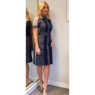 Holly Willoughby feet photo thumbnail
