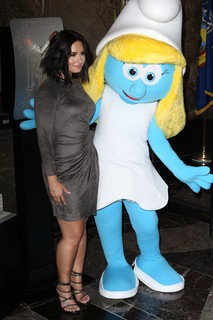 Demi Lovato feet photo thumbnail