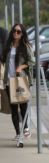 Megan Fox feet photo thumbnail
