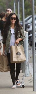 Megan Fox feet photo thumbnail