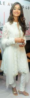 Ileana D'Cruz feet photo thumbnail