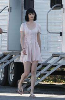 Krysten Ritter feet photo thumbnail