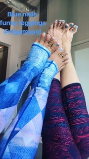 Kino MacGregor feet photo thumbnail