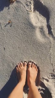 Kino MacGregor feet photo thumbnail