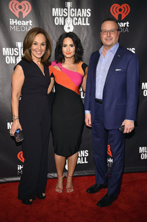 Demi Lovato feet photo thumbnail