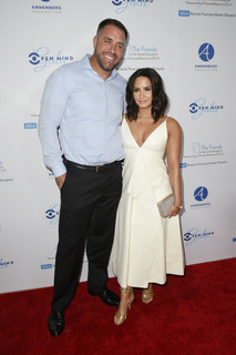 Demi Lovato feet photo thumbnail