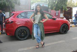 Shruti Haasan feet photo thumbnail