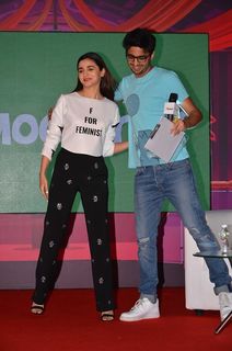Alia Bhatt feet photo thumbnail