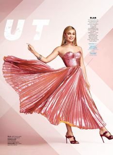 Olivia Holt feet photo thumbnail