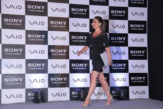 Kareena Kapoor feet photo thumbnail