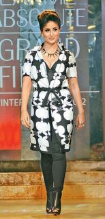 Kareena Kapoor feet photo thumbnail
