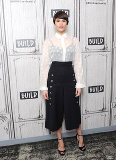Gemma Arterton feet photo thumbnail