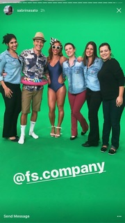 Sabrina Sato feet photo thumbnail