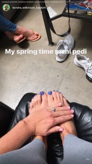 Kendra Wilkinson feet photo thumbnail