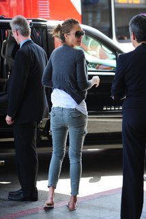 Jessica Alba feet photo thumbnail
