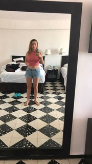 Yoseline Hoffman feet photo thumbnail