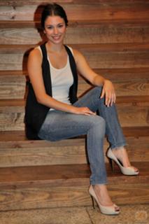 Blanca Suárez feet photo thumbnail