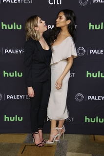 Shay Mitchell feet photo thumbnail