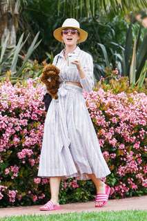 Katy Perry feet photo thumbnail