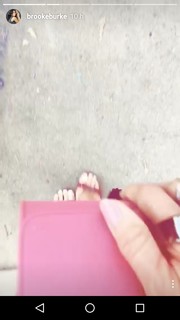 Brooke Burke feet photo thumbnail