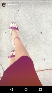 Brooke Burke feet photo thumbnail