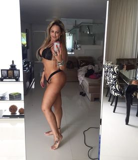 Karin Klemp feet photo thumbnail
